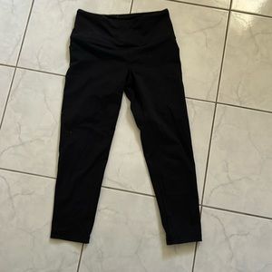 Victoria’s Sport Capri Leggings